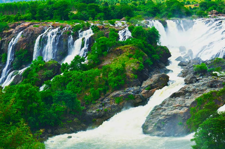 NAGARAHOLE – MADIKERI – NISARGADHAMA – GOLDEN TEMPLE (BYLEKUPPE)